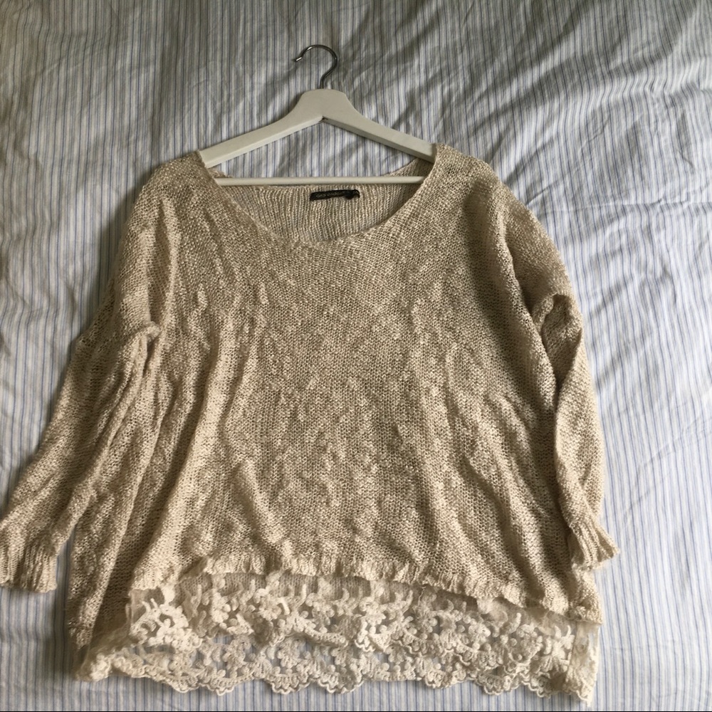 LF Sweater with lace trim